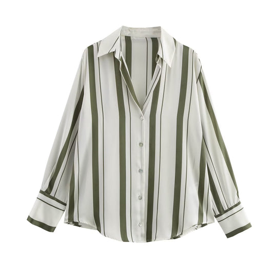 Damen Oversized Satinbluse mit Hemdkragen und breiten Manschetten Nord Taschen