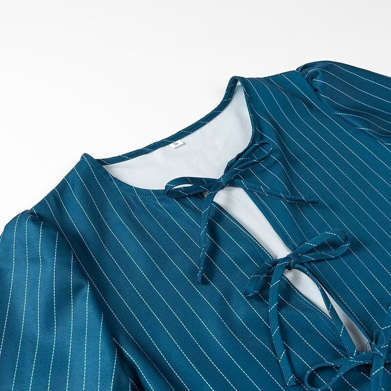 Damen Gestreifte Peplum‑Bluse mit vorderer Schnürung und langen Ballonärmeln Nord Taschen