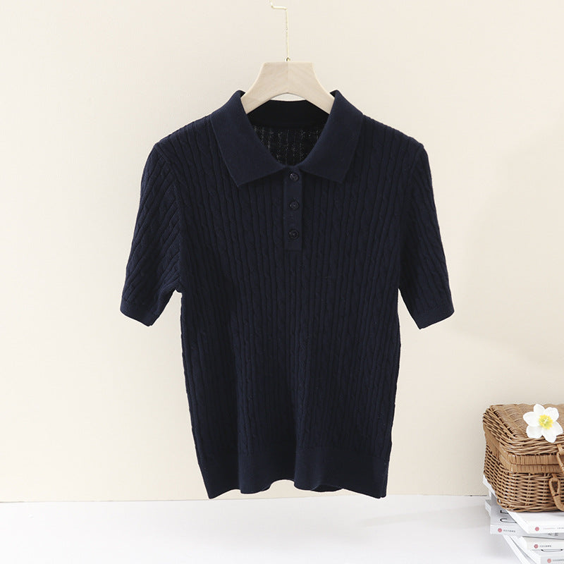 Damen Kurzärmeliges Strick-Poloshirt mit Zopfmuster und Knopfleiste Nord Taschen