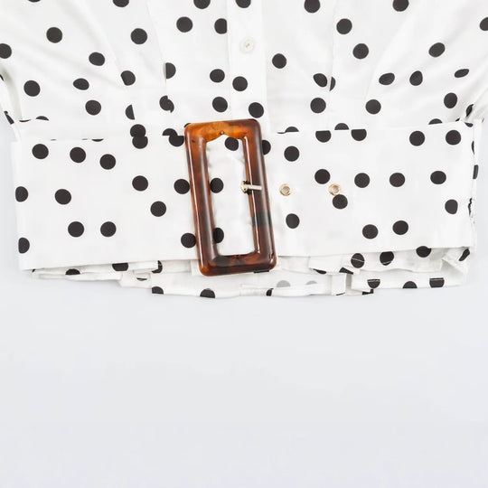 Damen Gepunktete Cropped-Hemdbluse mit breitem Taillengürtel und Ballonärmeln Nord Taschen