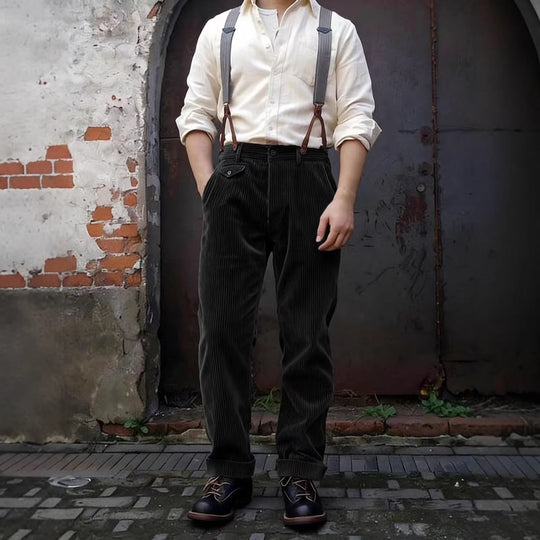 Herren Cordhose mit hoher Taille, breitem Kord und geknöpfter Pattentasche Nord Taschen