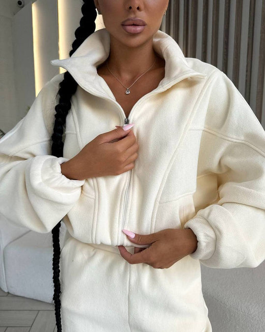 Damen kurzes Reißverschluss-Hoodie mit elastischem Bund und schmal zulaufender High-Waist-Jogginghose aus schwerem French-Terry Nord Taschen