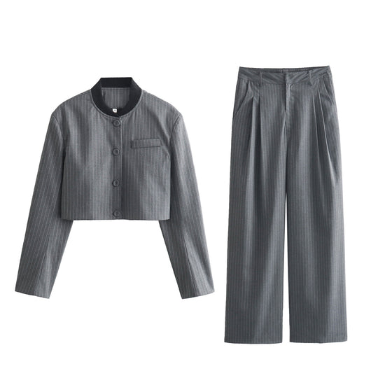 Damen Zweiteiliges Nadelstreifen-Anzug-Set mit kurzem Stehkragen-Blazer und weiten Bundfaltenhose Nord Taschen