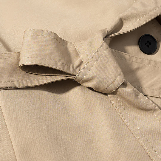Damen Kurztrench mit hohem Stehkragen, taillierendem Bindegürtel und doppelreihiger Knopfleiste Nord Taschen