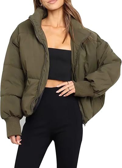 Damen Kurz geschnittene Stepp-Winterjacke mit Stehkragen, Reißverschluss und Rippbündchen Nord Taschen