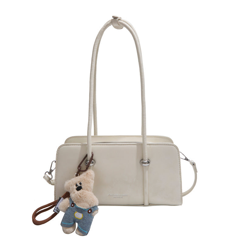 Damen Handtasche mit verspieltem Bärenanhänger Nord Taschen