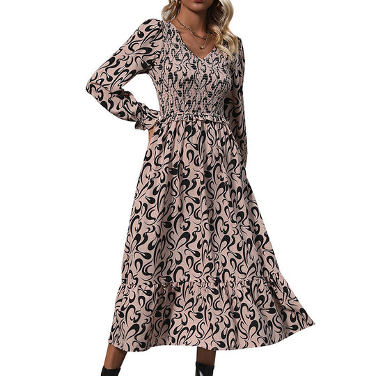 Damen Maxikleid mit Smok-Einsatz, V-Ausschnitt und Volantstufen Nord Taschen