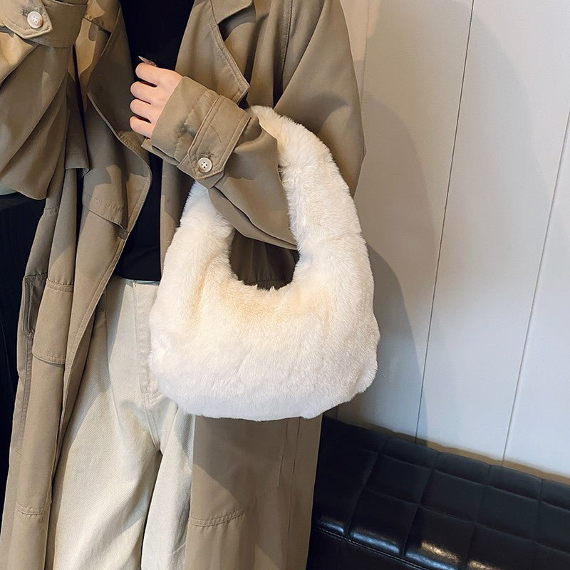 Damen Handtasche aus luxuriösem Kunstfell Nord Taschen