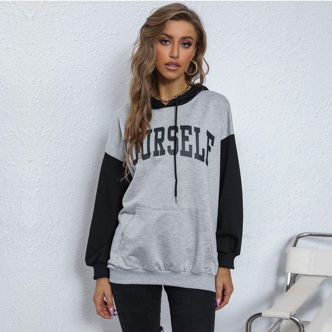 Damen Oversize-Kapuzenpullover mit College-Print, Kängurutasche und Kontrastärmeln Nord Taschen