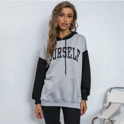 Damen Oversize-Kapuzenpullover mit College-Print, Kängurutasche und Kontrastärmeln Nord Taschen