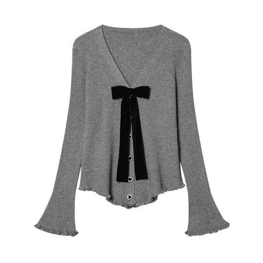 Damen Feinstrick-Cardigan mit V-Ausschnitt, Samtschleife und Herzknöpfen Nord Taschen
