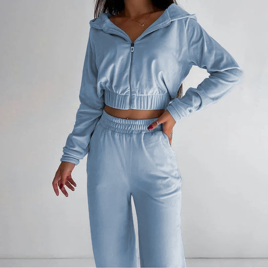 Damen Cropped Velours-Loungewear-Set mit Reißverschluss, Kapuze und High-Waist Jogpant Nord Taschen