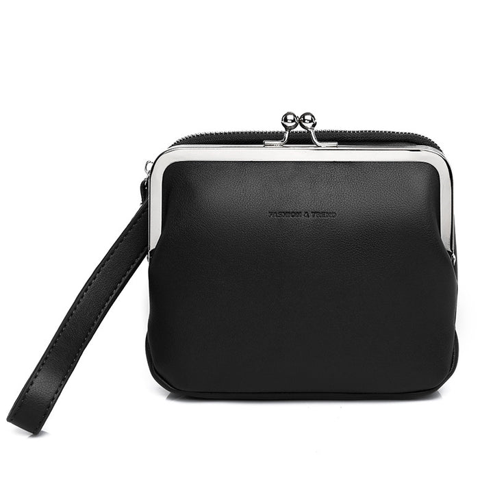Damen Clutch mit dekorativem Metallverschluss Nord Taschen