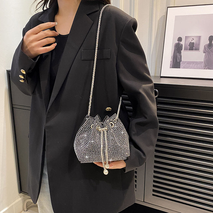 Damen Glamouröse Beuteltasche mit Perlenschmuck Nord Taschen