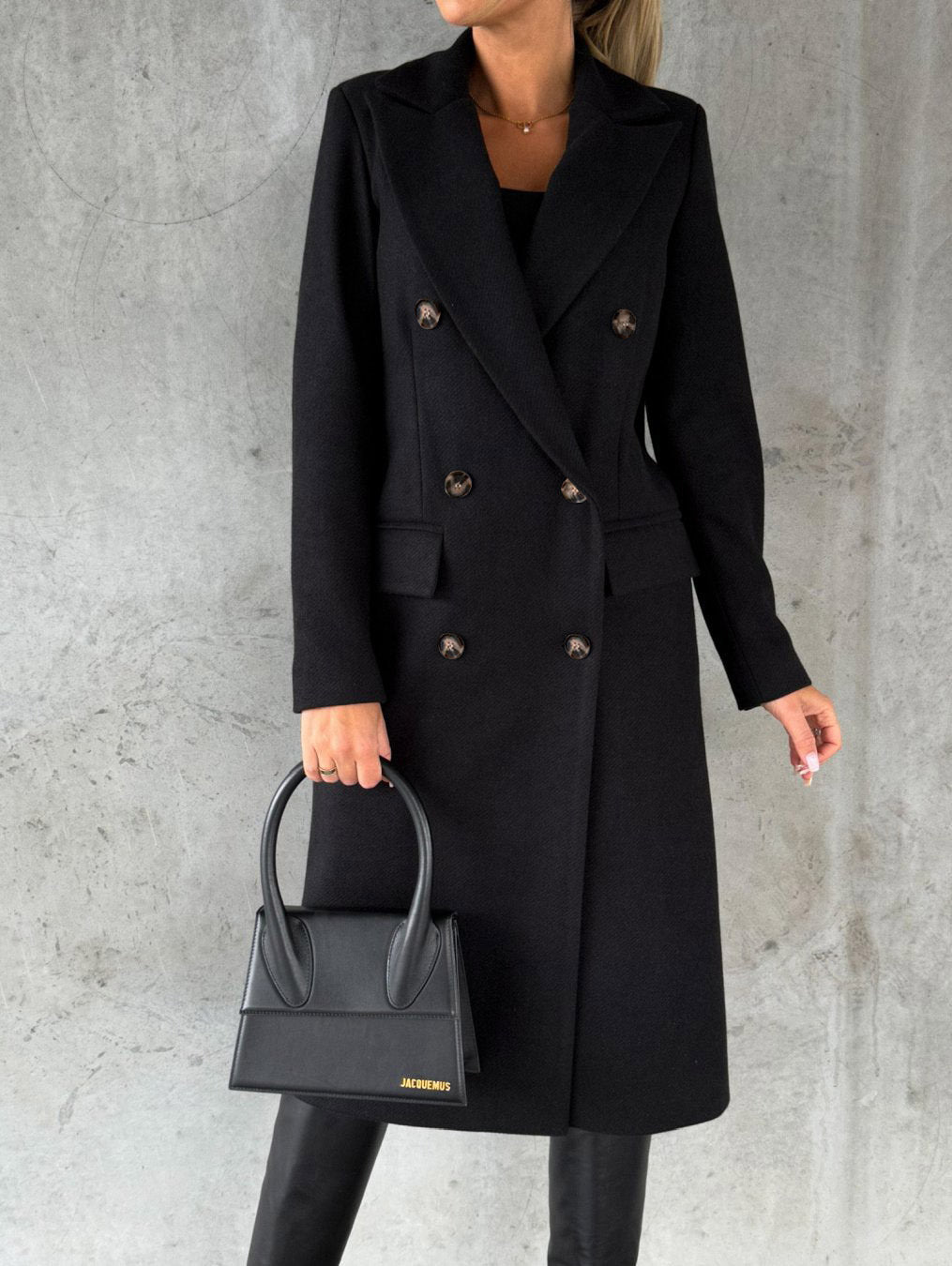 Damen Doppelreihiger Wollmantel im Longline‑Schnitt mit Reverskragen und Pattentaschen Nord Taschen