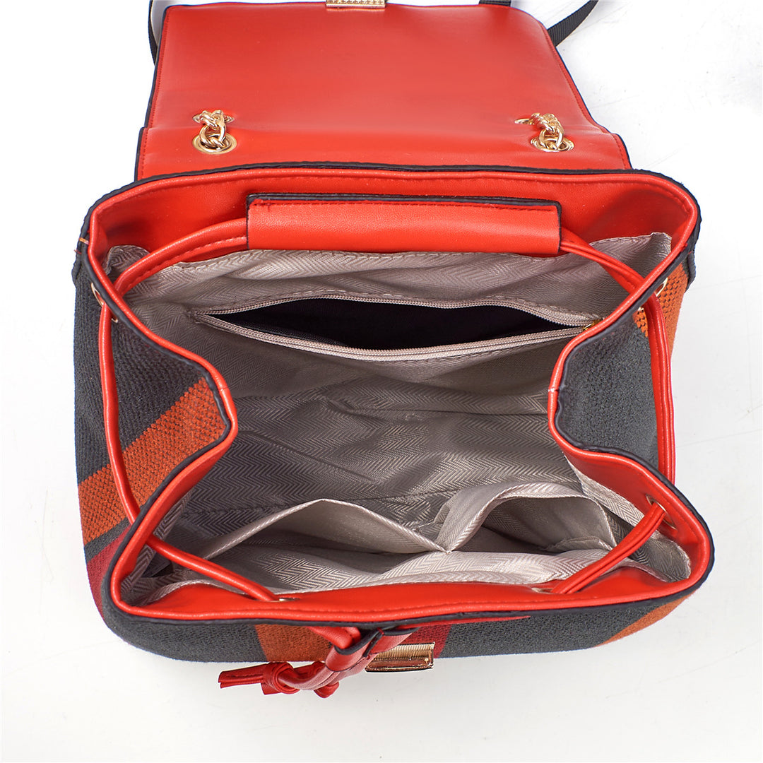 Damen Rucksackhandtasche mit strukturiertem Obermaterial und modarem Kettendetail Nord Taschen