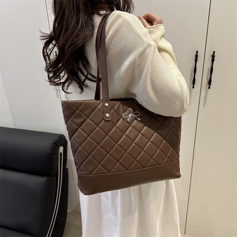Damen elegante Tragetasche mit strukturiertem Obermaterial Nord Taschen