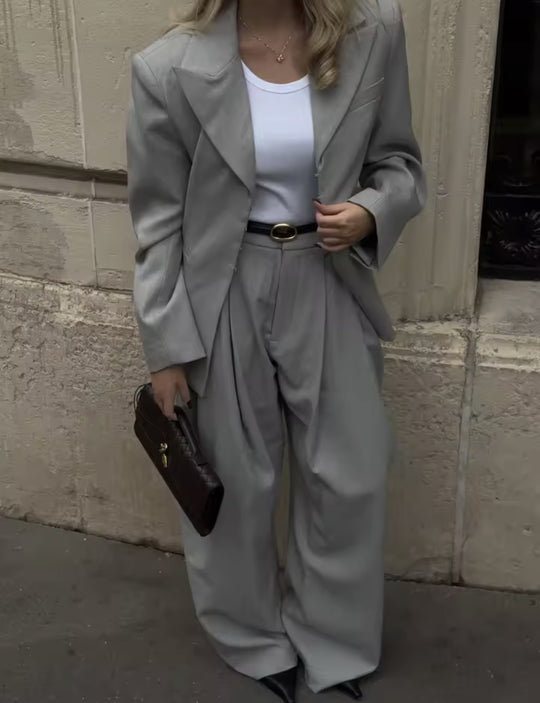 Damen Oversize Zweiteiler: Boxy Blazer und weite Bundfaltenhose Nord Taschen