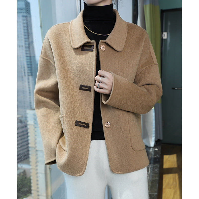 Damen Kurzmantel aus Wollmix mit Hemdkragen, kastiger Silhouette und Eingrifftaschen Nord Taschen