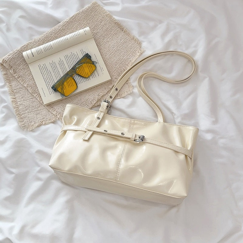 Damen modische Handtasche im stilvollen Design mit praktischen Fächern Nord Taschen