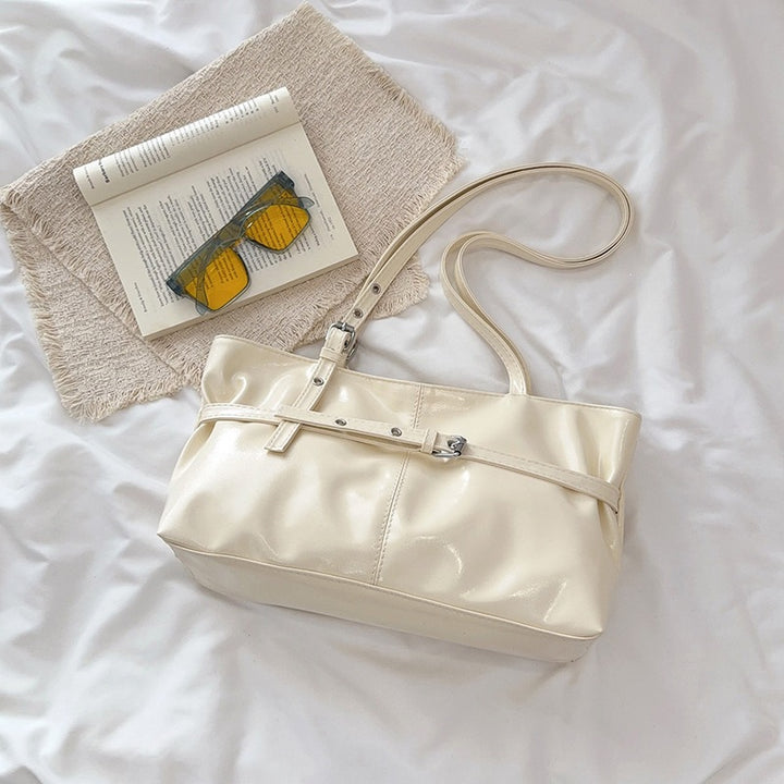 Damen modische Handtasche im stilvollen Design mit praktischen Fächern Nord Taschen