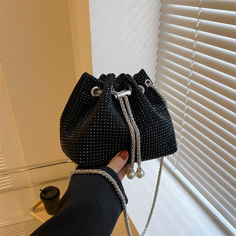 Damen Glamouröse Beuteltasche mit Strassverzierungen Nord Taschen