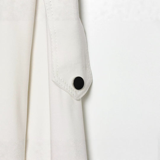 Damen Leichte Cropped-Windjacke im Boxy‑Schnitt mit hohem Funnelkragen und Ärmel-Pattentaschen Nord Taschen