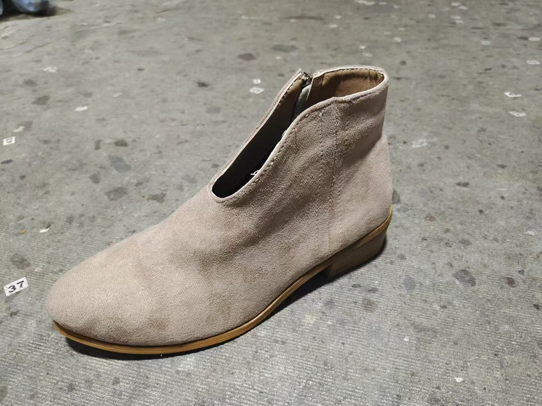 Damen Kurzschaft‑Stiefelette aus Veloursimitat mit V‑Ausschnitt und niedrigem Holzabsatz Nord Taschen