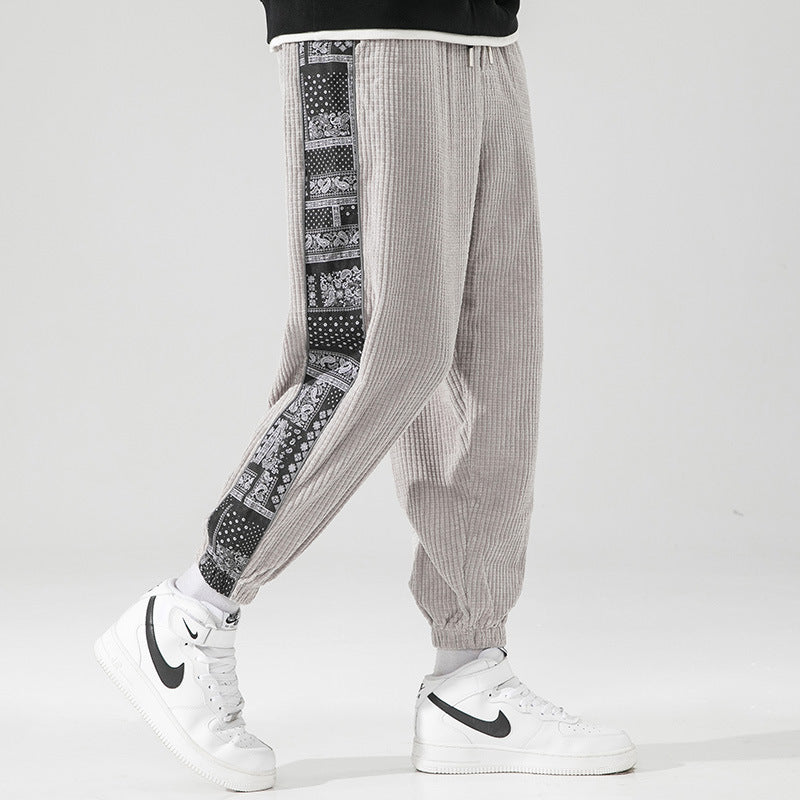 Herren Cord-Jogger mit Bandana-Seiteneinsatz, elastischem Bund, schmal zulaufender Knöcheln und geripptem Strukturstoff Nord Taschen
