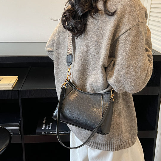 Damen Hobo-Tasche aus strukturiertem Kunstleder mit eleganten Kettenakzenten Nord Taschen
