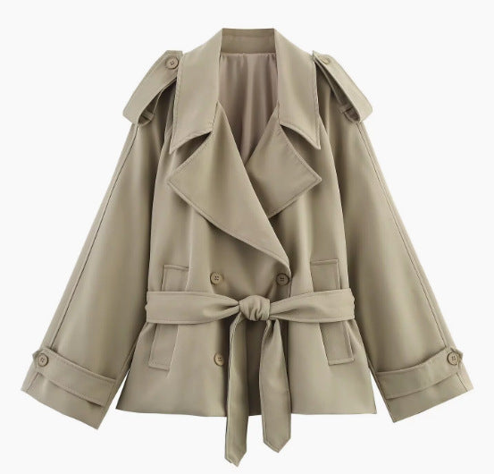 Damen 20+ kurzer doppeltreihiger Trenchblouson mit Taillengürtel und Epauletten Nord Taschen