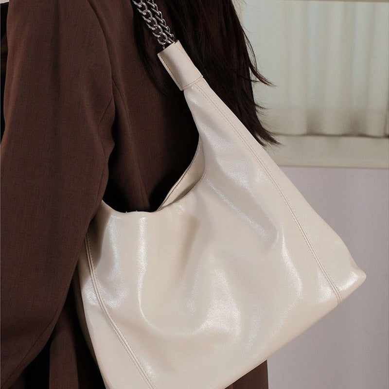 Damen Hobo-Tasche mit modischer Gliederkette und elegantem Design Nord Taschen