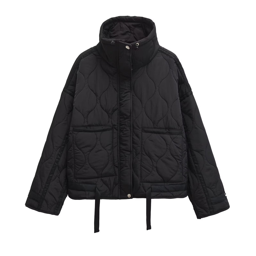 Damen 200+ gesteppte Cropped‑Kurzjacke mit hohem Stehkragen, Tunnelzug und aufgesetzten Taschen Nord Taschen