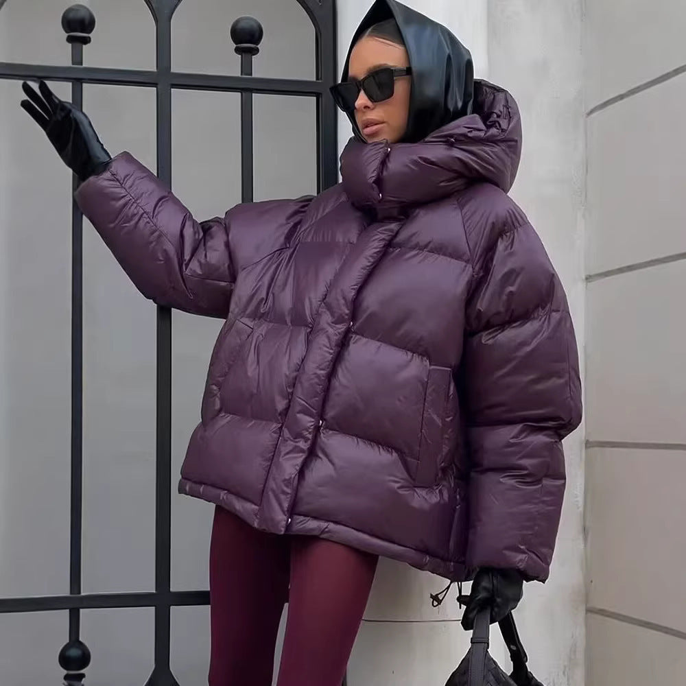 Damen Kurze wattierte Oversize‑Steppjacke mit hohem Stehkragen und Kapuze Nord Taschen