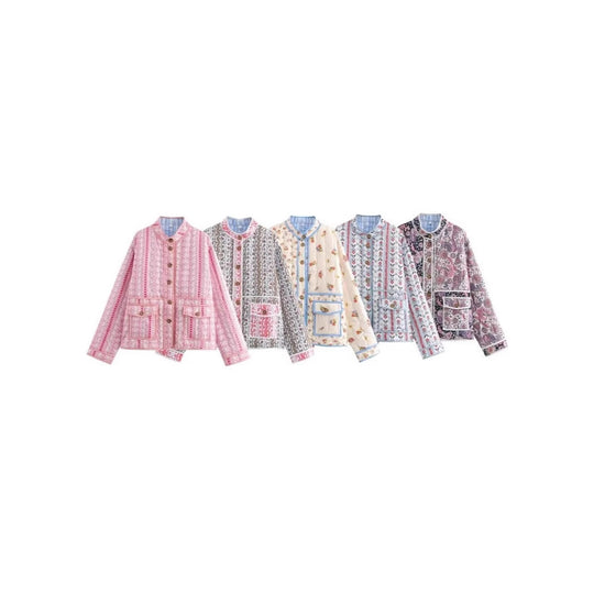 Damen gesteppte Kurzjacke mit Stehkragen, aufgesetzten Taschen und feinem Ethno‑Print Nord Taschen