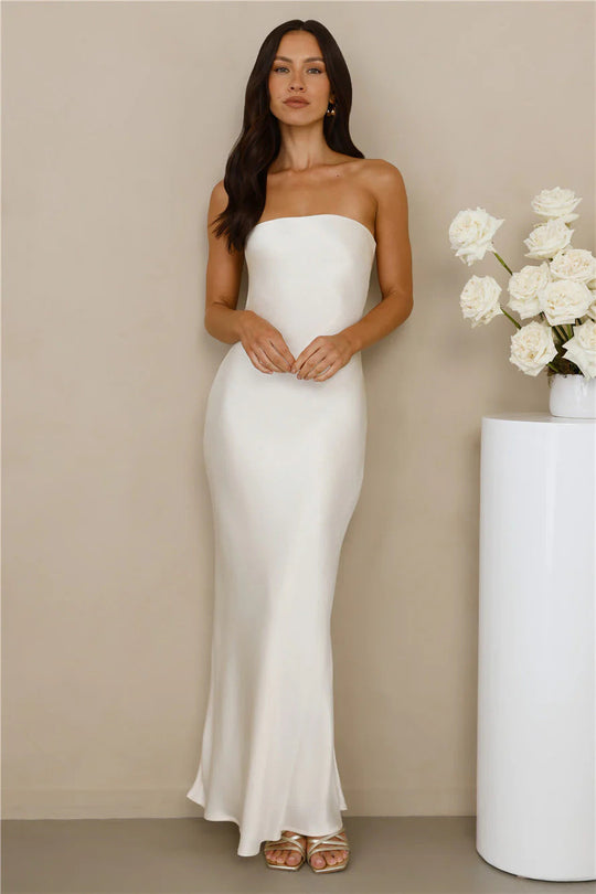 Damen Elegantes schulterfreies Maxikleid aus satinähnlichem Material Nord Taschen