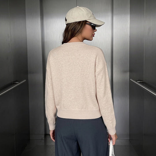 Damen Kurz geschnittener Strickcardigan mit chinesischen Knebelverschlüssen Nord Taschen