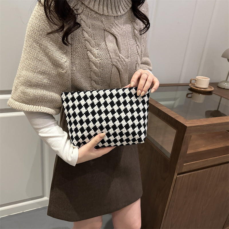 Damen Clutch mit geometrischem Muster Nord Taschen