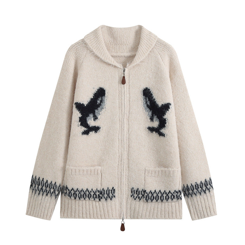 Damen Strickjacke mit Reißverschluss, Schalkragen und Wal‑Intarsien Nord Taschen