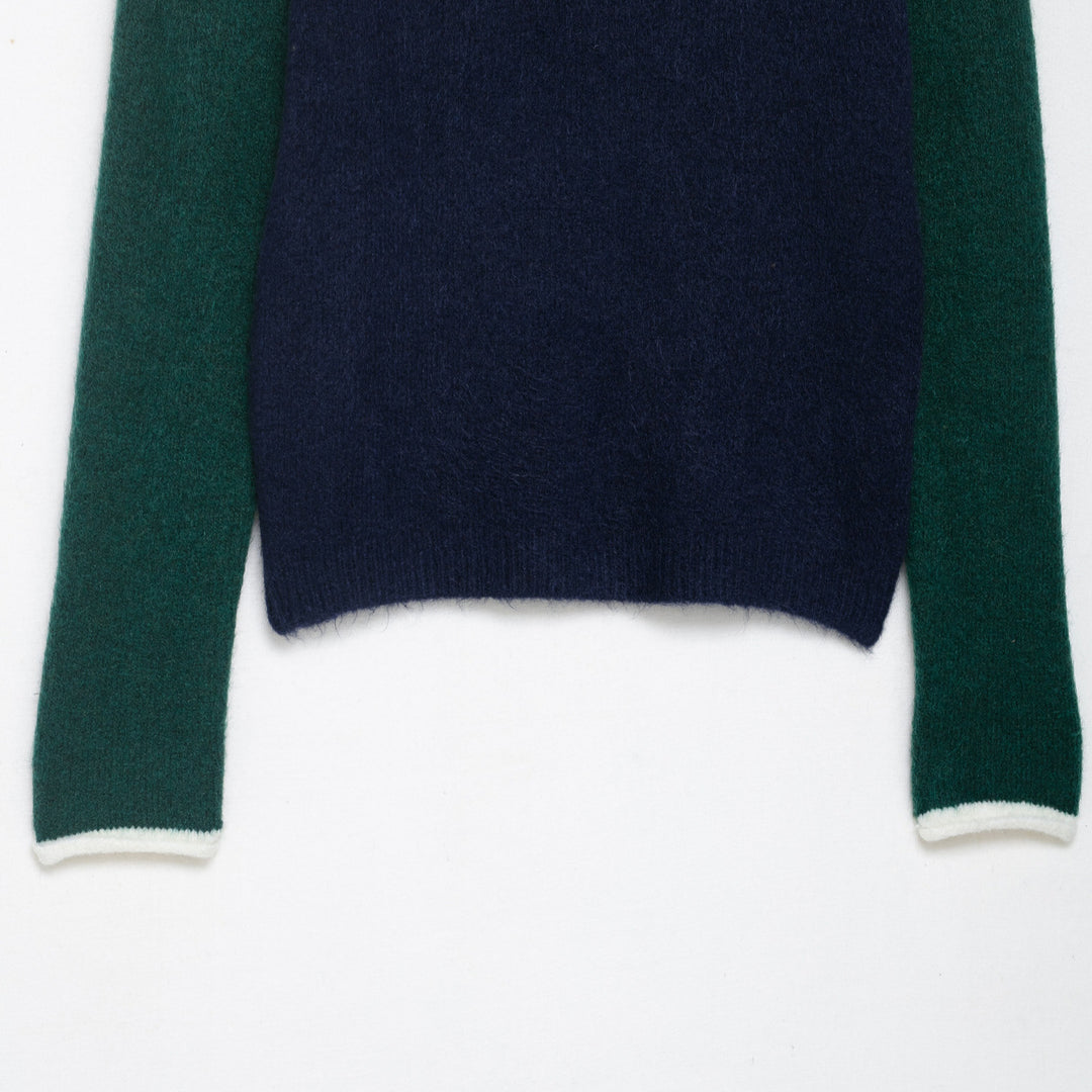 Damen Kuscheliger Colorblock-Pullover mit Rundhalsausschnitt und Kontrastärmeln Nord Taschen