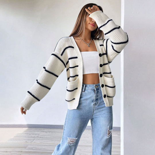 Damen oversized Strickcardigan mit Rippenkante, aufgesetzten Taschen und Knopfverschluss Nord Taschen
