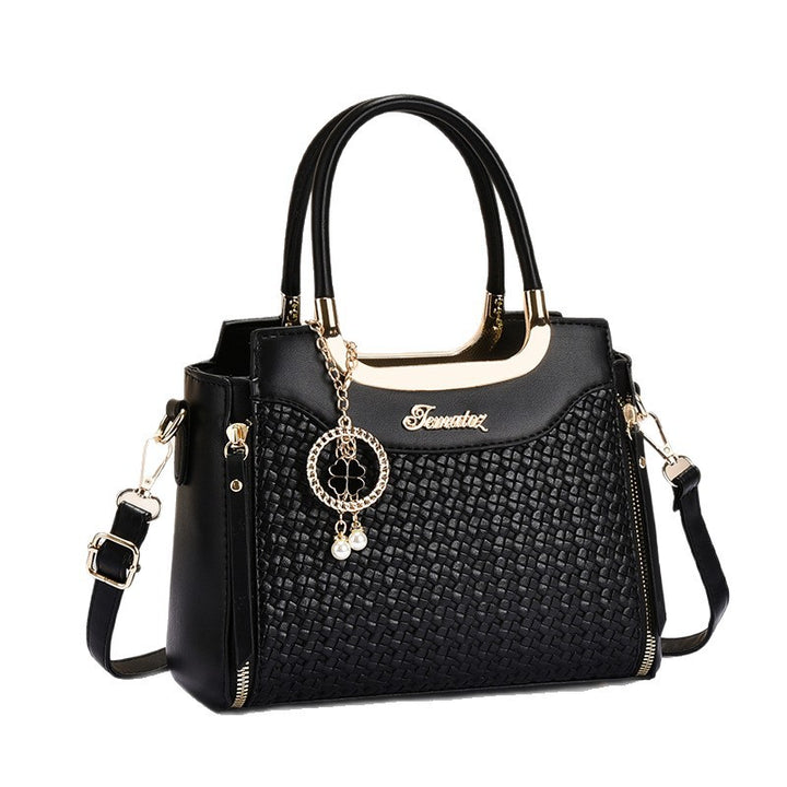 Damen Handtasche mit geflochtenem Design und eleganten Akzenten Nord Taschen