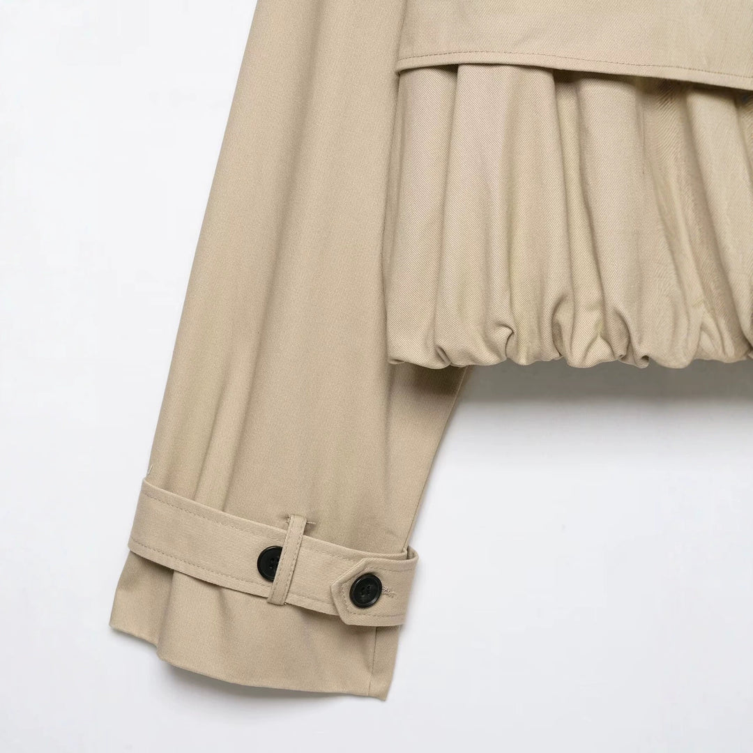 Damen Kurzgeschnittene Trenchjacke im Boxy‑Schnitt mit Raffung und verstellbaren Manschetten Nord Taschen