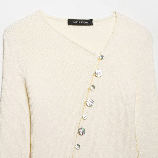 Damen Asymmetrische Bouclé-Strickjacke mit V-Ausschnitt und dekorativer Knopfleiste Nord Taschen