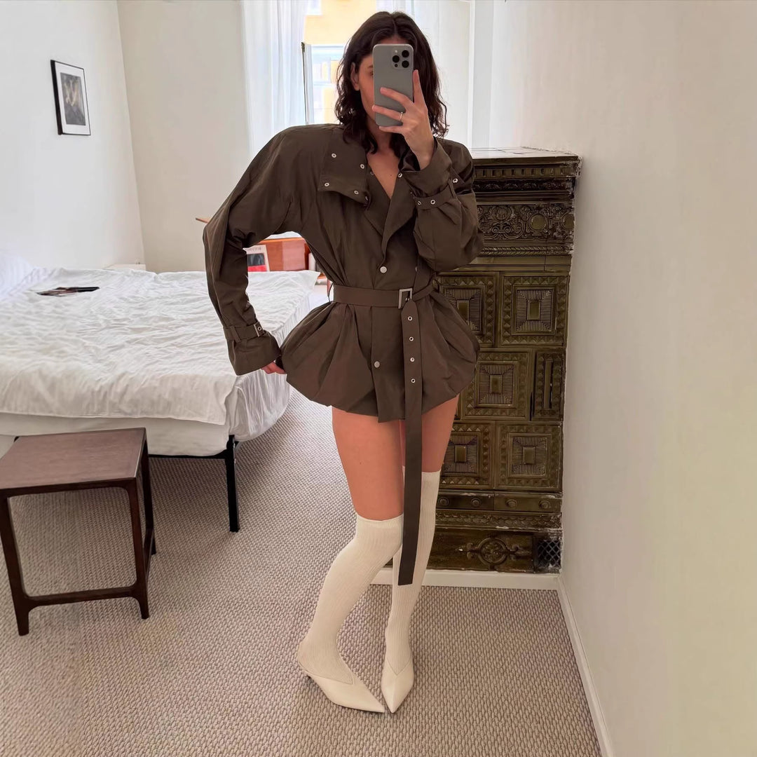 Damen Kurz geschnittener taillierter Trenchcoat mit Stehkragen und Bindegürtel Nord Taschen