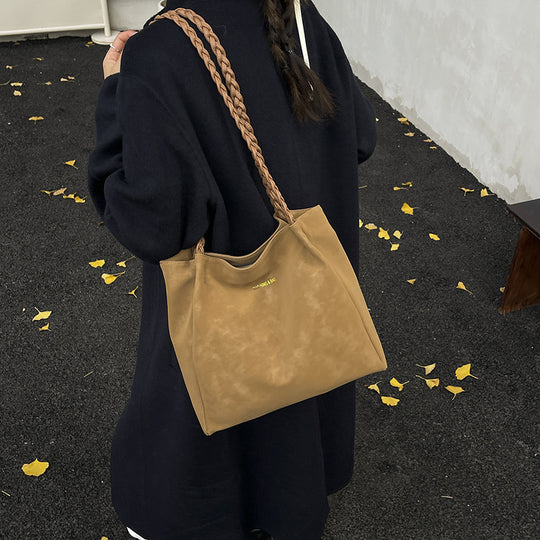 Damen Hobo-Tasche mit geflochtenem Tragegriff und weichem Veloursleder Nord Taschen
