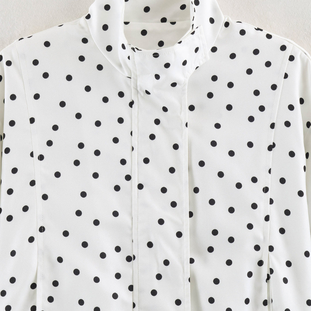 Damen Gepunktete Cropped Bluse mit Stehkragen und verdeckter Knopfleiste Nord Taschen