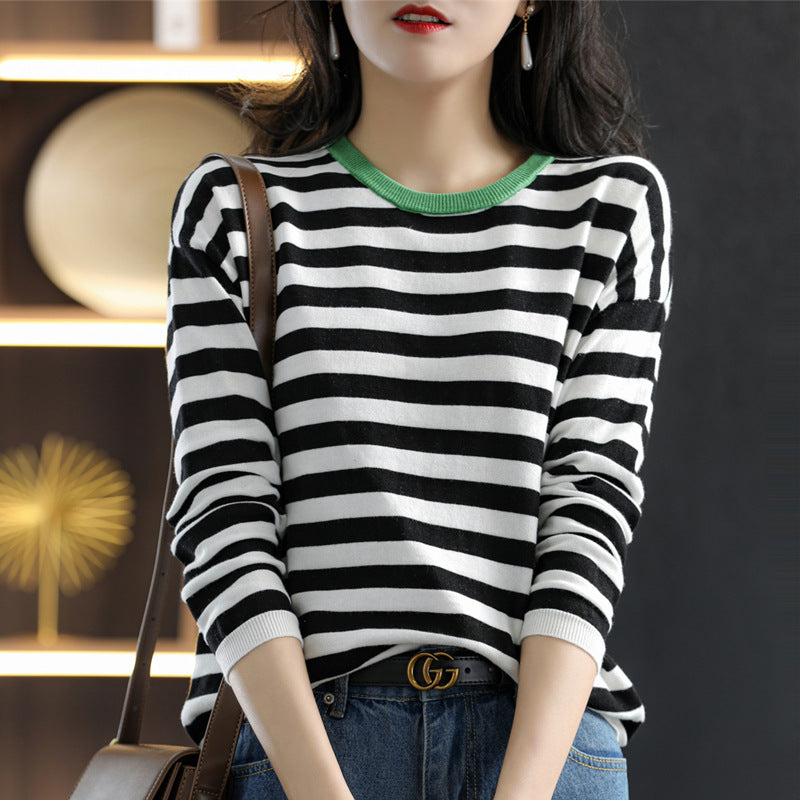 Damen Maritim-inspiriertes gestreiftes Feinstrick-Shirt mit weitem Boot-Ausschnitt und Kontrastkante Nord Taschen