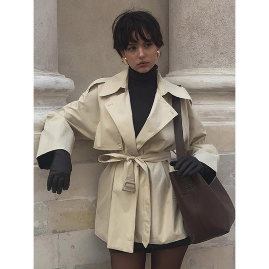 Damen Kurzer Taillierter Trench mit Cape-Überwurf und Bindegürtel Nord Taschen