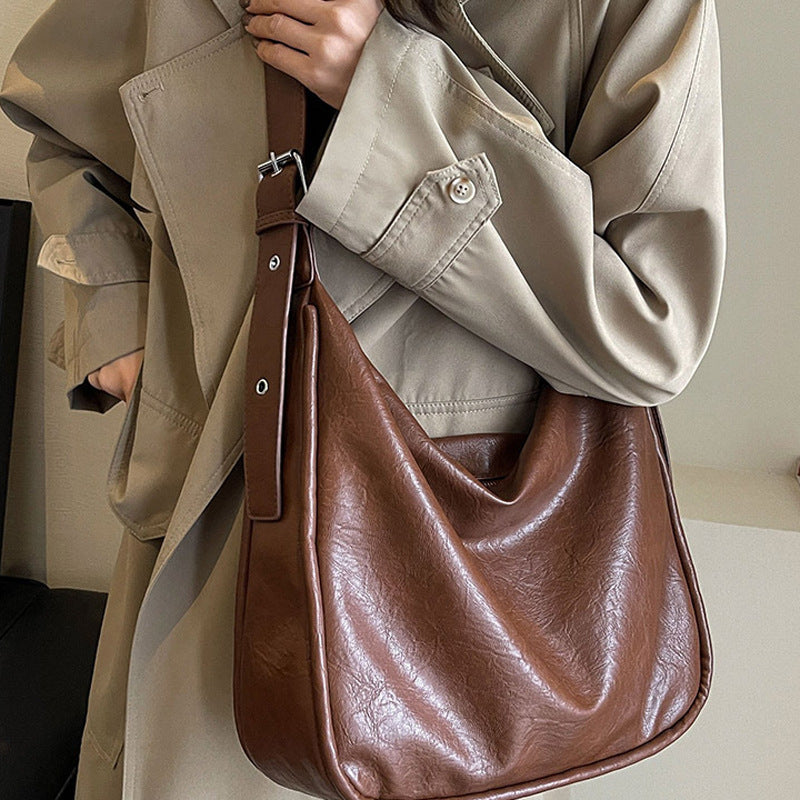 Damen Hobo-Tasche aus hochwertigem Kunstleder mit weichen Konturen Nord Taschen